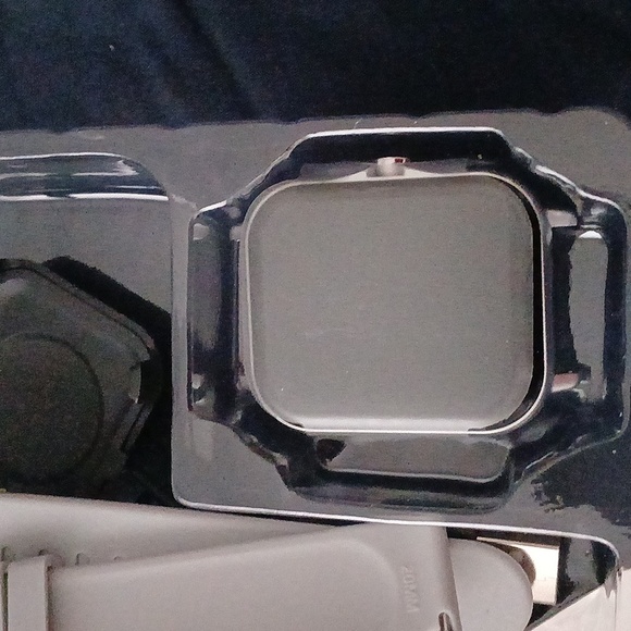 Smartwatch with Silver Frame and Gray Band - Picture 3 of 4